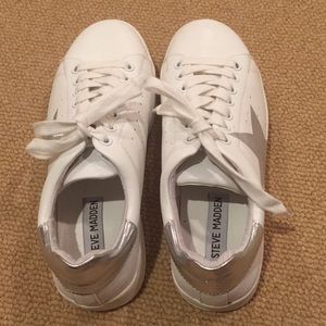 Steve Madden star sneakers